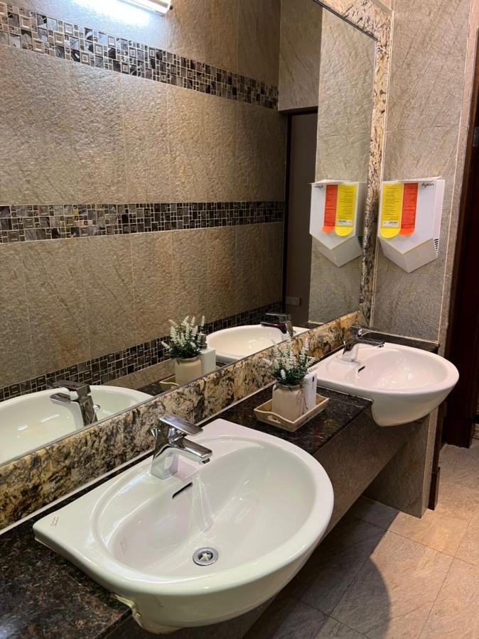 Nova Hotel Miri Zewnętrze zdjęcie