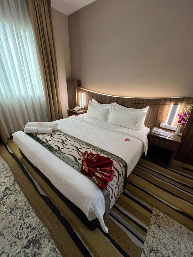 Nova Hotel Miri Zewnętrze zdjęcie